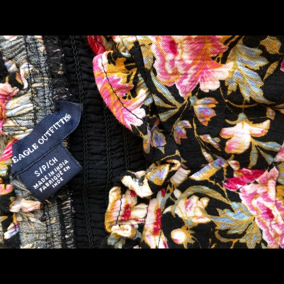 American Eagle Floral Crop Top - Picture 3 of 3